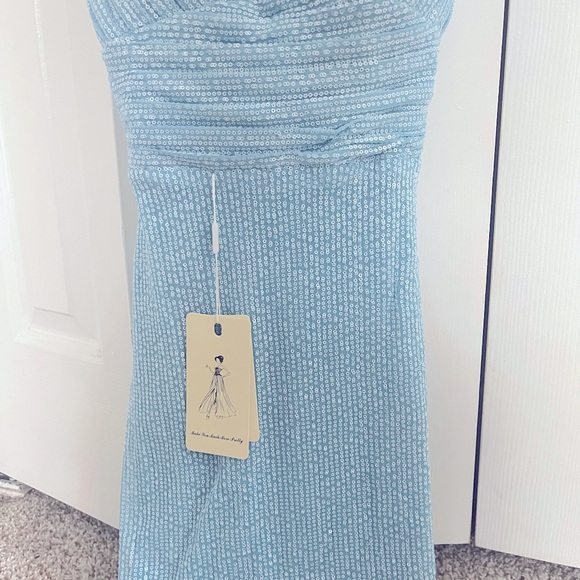 Windsor Bodycon Mini Sequin Dress - Picture 3 of 3